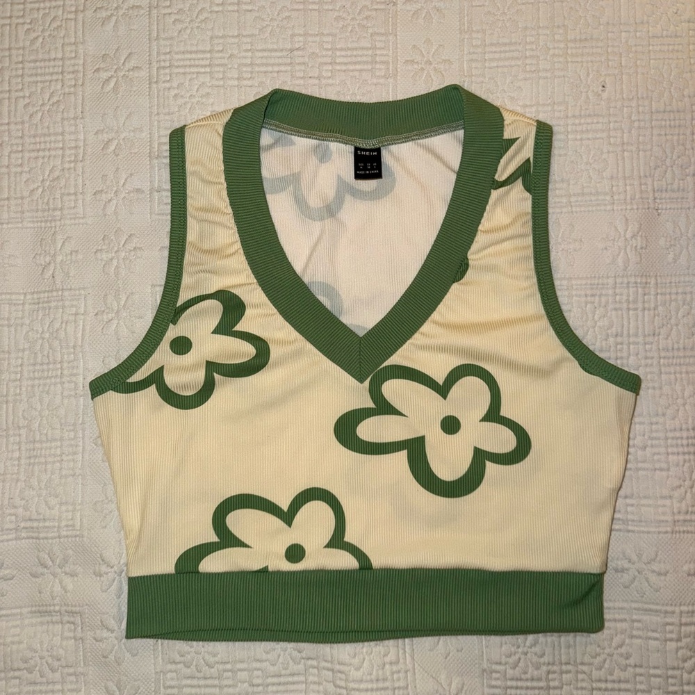 SHEIN Green and Cream Floral Crop Top